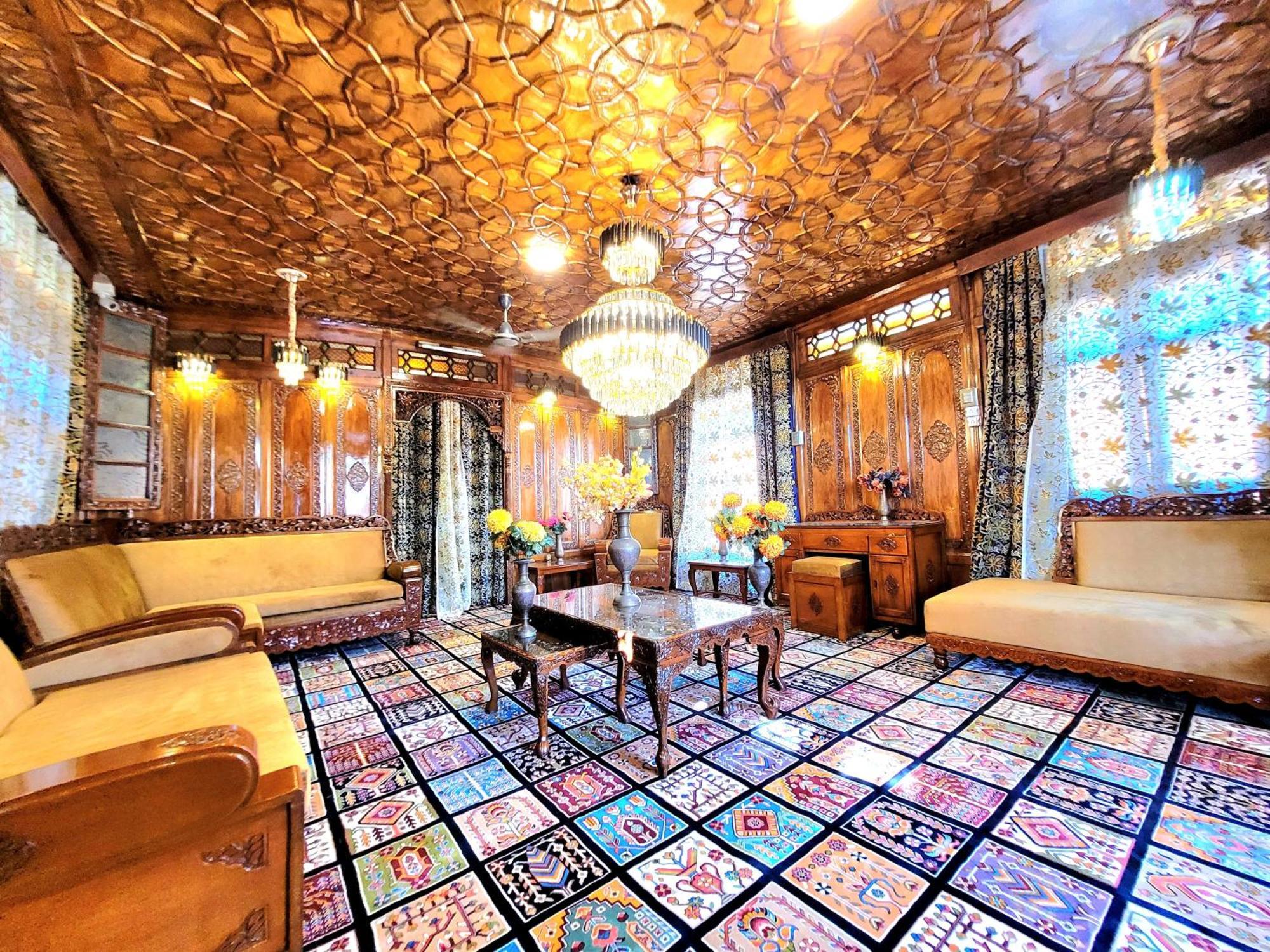 Aziz Palace Group Of Houseboats Srinagar  Exterior photo