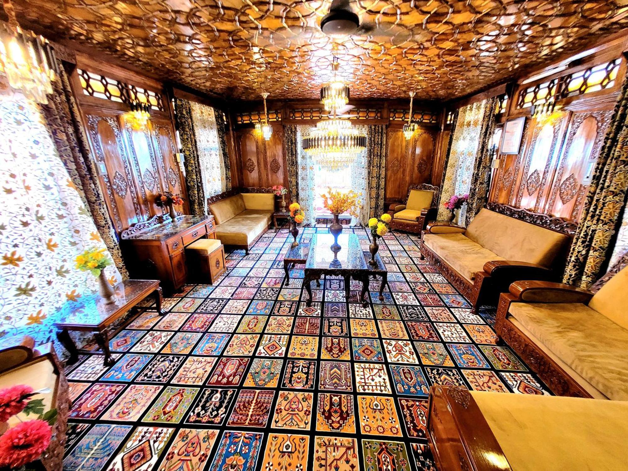 Aziz Palace Group Of Houseboats Srinagar  Exterior photo