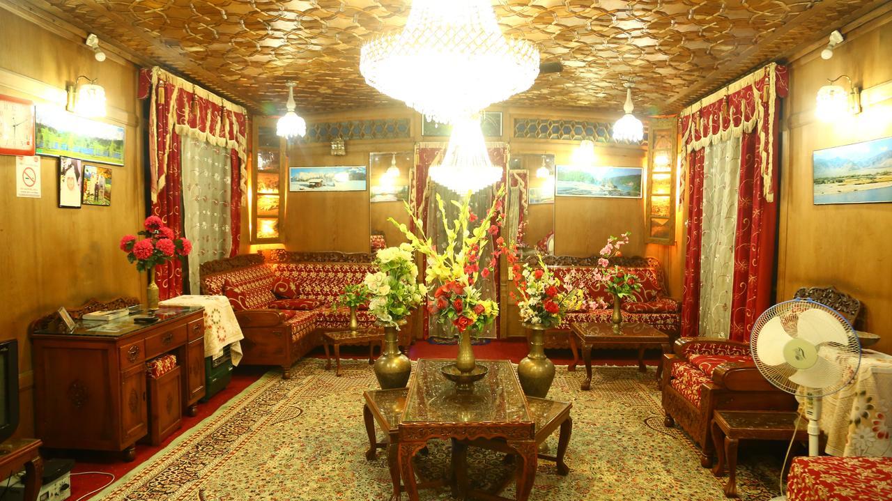 Aziz Palace Group Of Houseboats Srinagar  Exterior photo